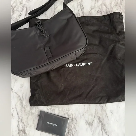 New Saint Laurent Le 5 À 7 nylon shoulder bag - Picture 8 of 8